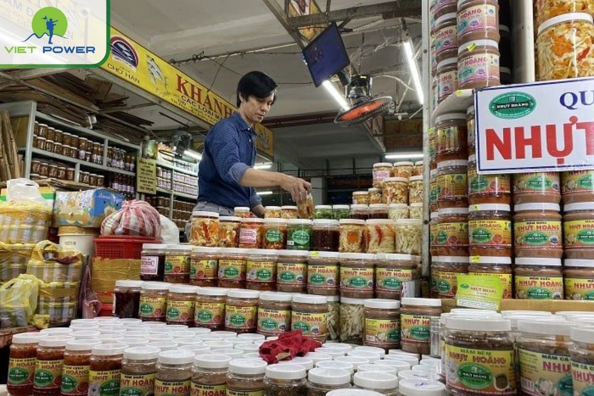 Buy fish sauce at the market