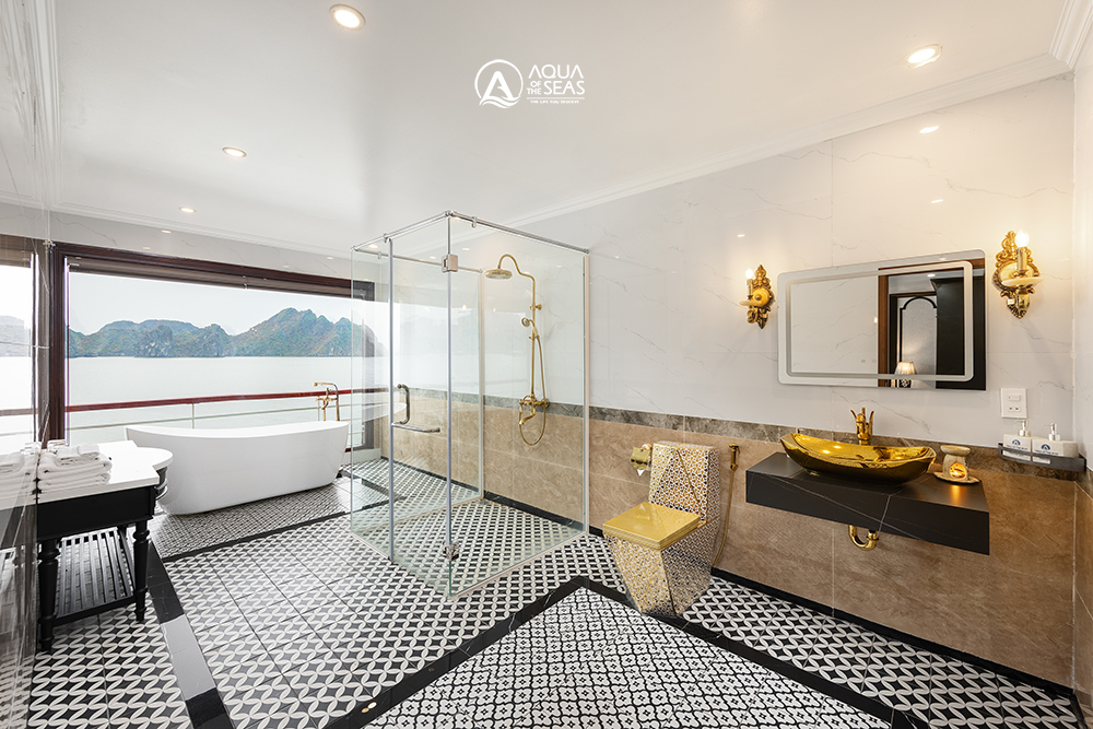 Aqua Queen Suite Cabin