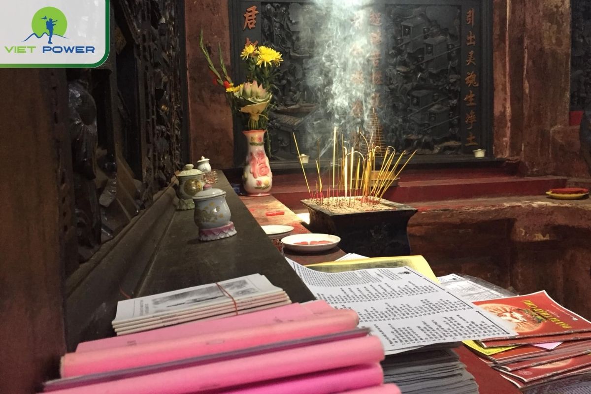 Pray for health at the jade pagoda