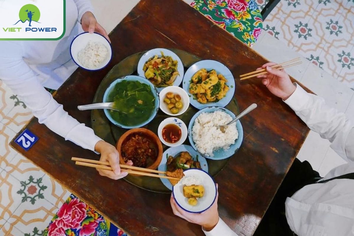 Cua hang an uong Mau Dich so 37