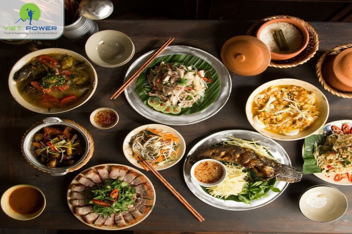 (2) HUE & HOI AN 