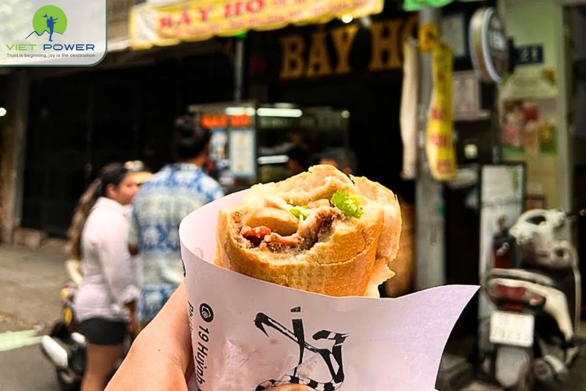 (6) Banh mi Bay Ho