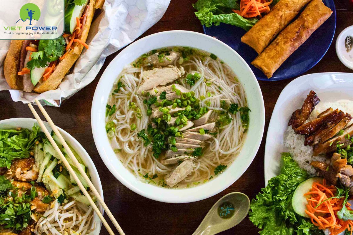 (7) Pho in Ho Chi Minh