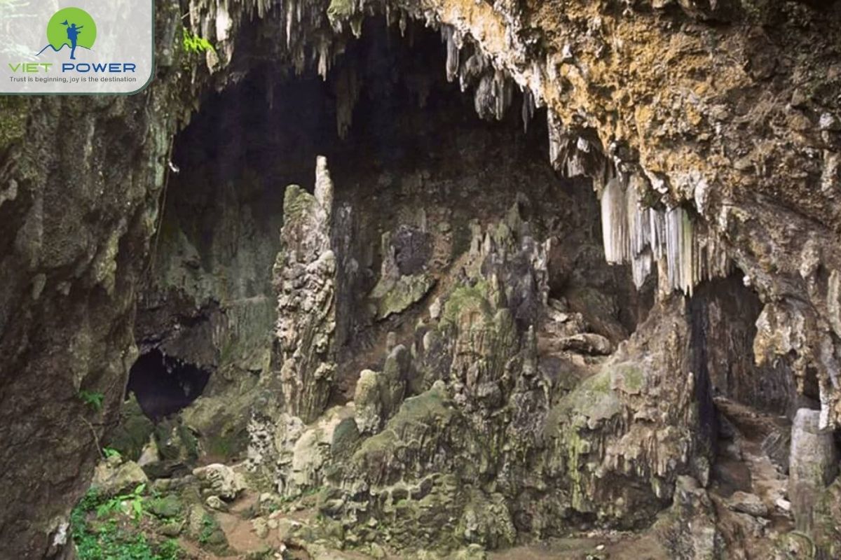 (9) Mai Chau