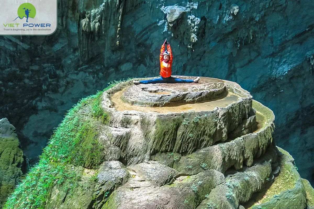 Discovery of Son Dong Cave (4)