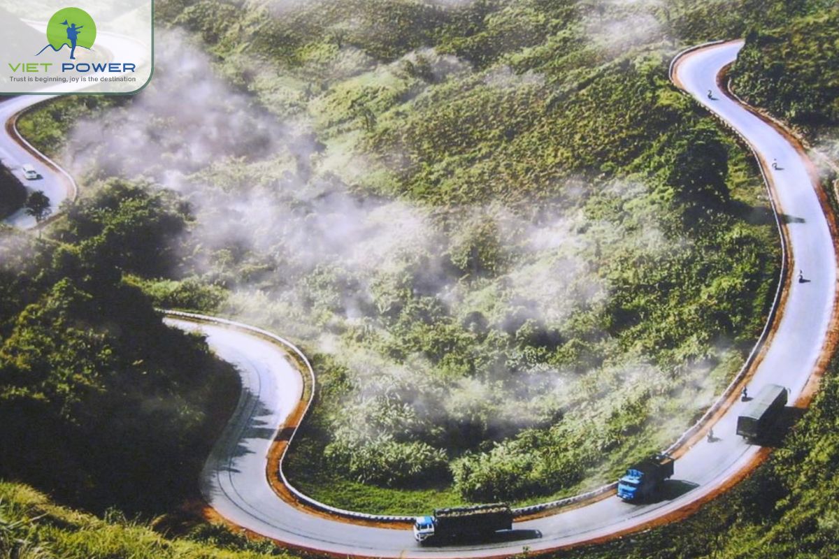 Full-Day Tu Lan Cave Expedition (2)