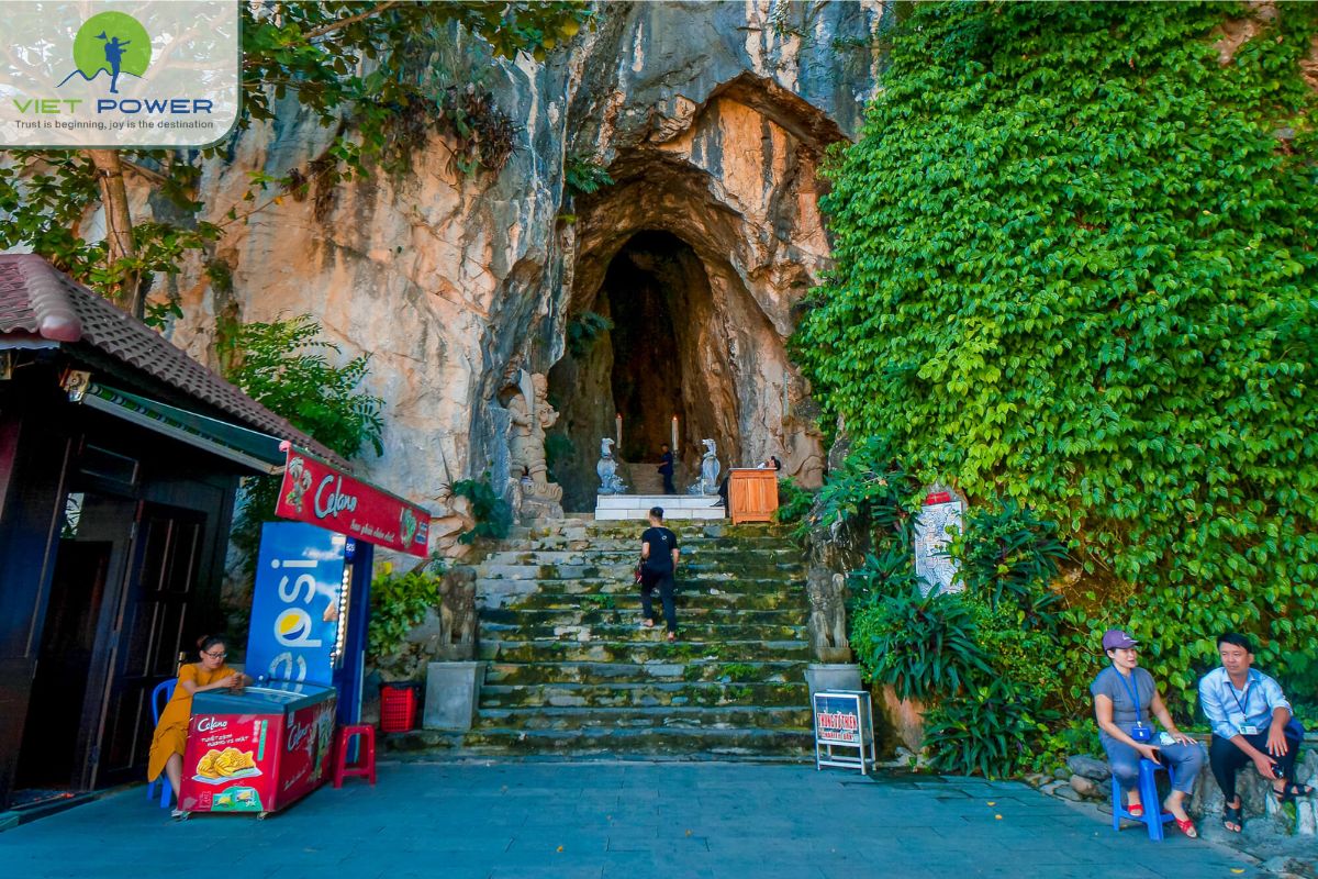 Important Pagodas and Religious Structures