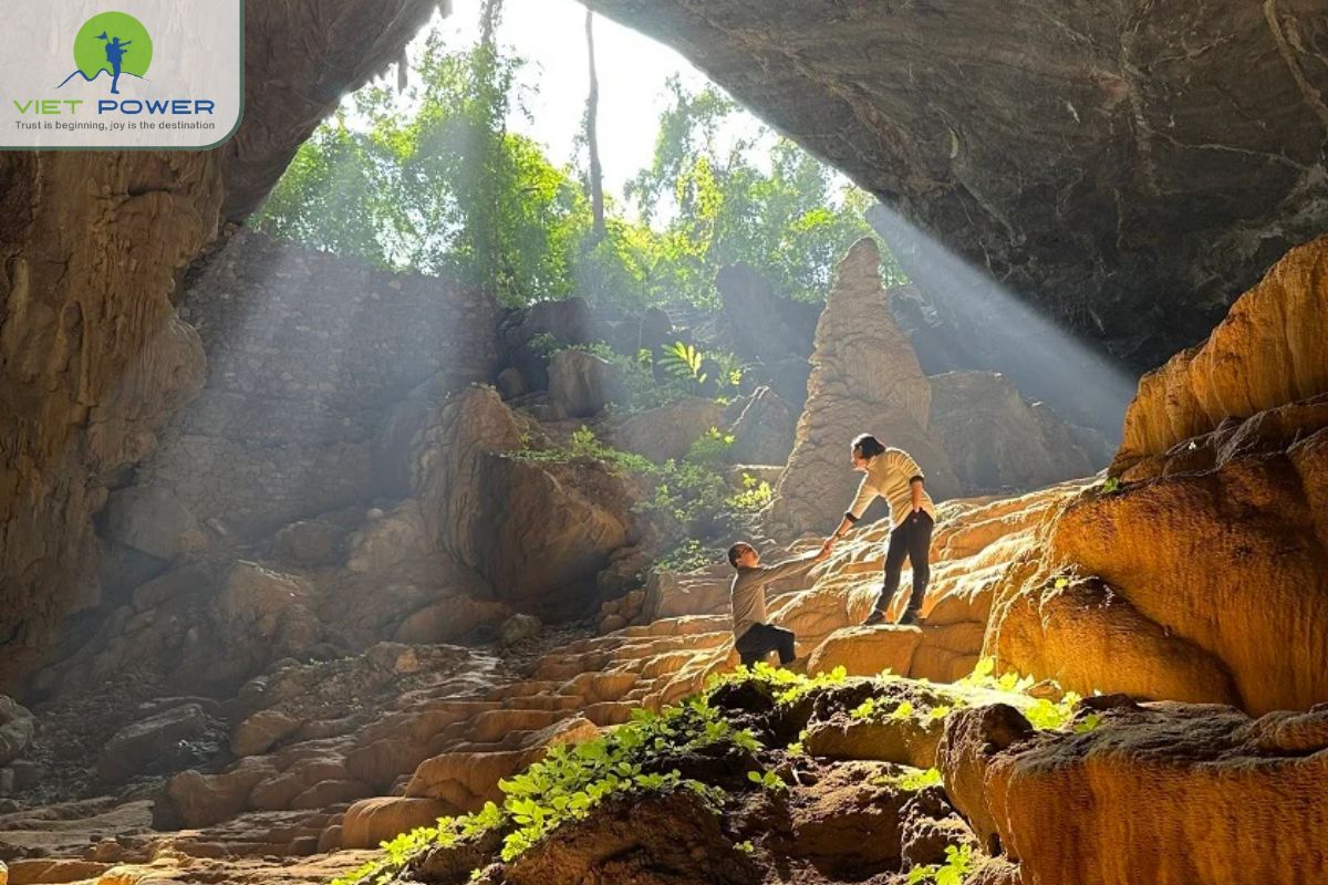 Nguom Ngao Cave