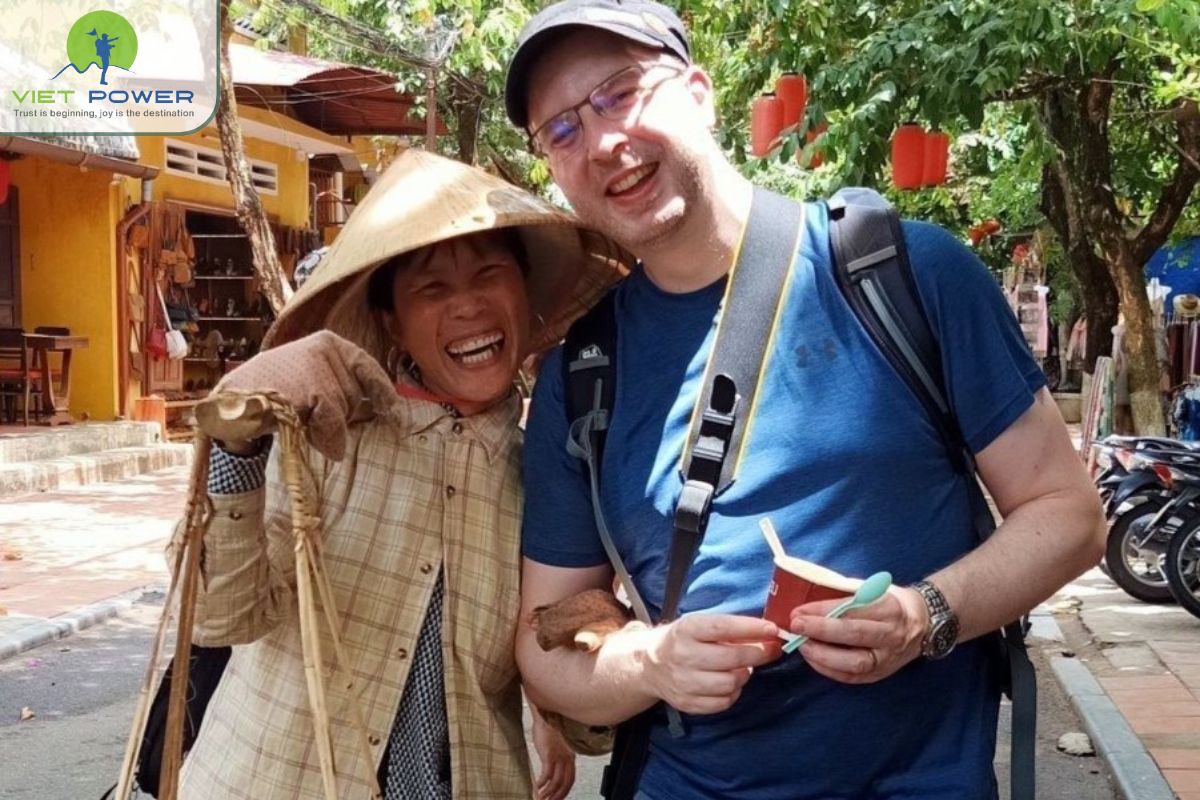 Review of Life in Vietnam (18)