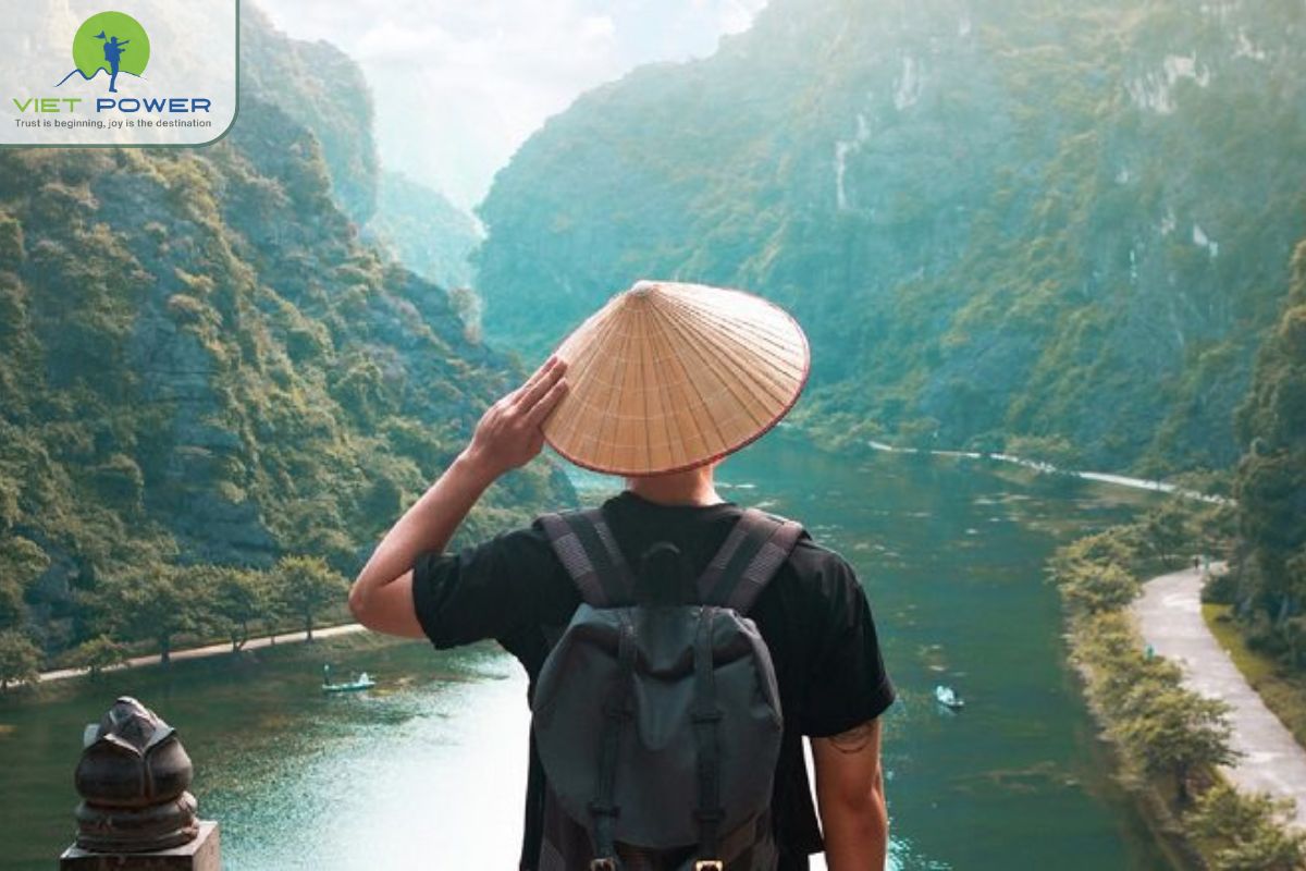 Review of Life in Vietnam (20)