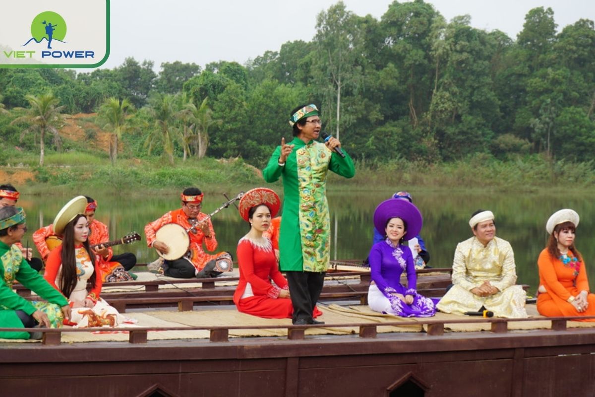 Đờn Ca Tài Tử & Firefly Cruise Nights