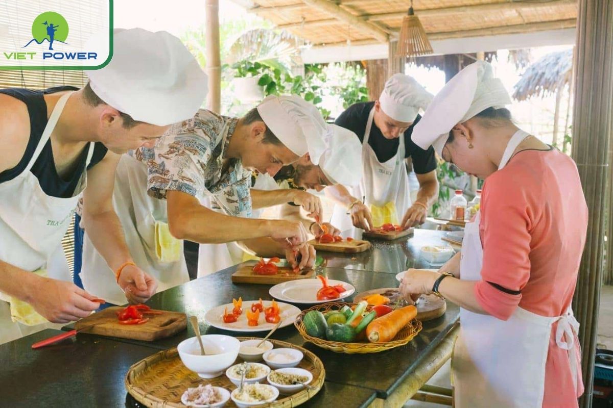 oin a cooking class Hoi An