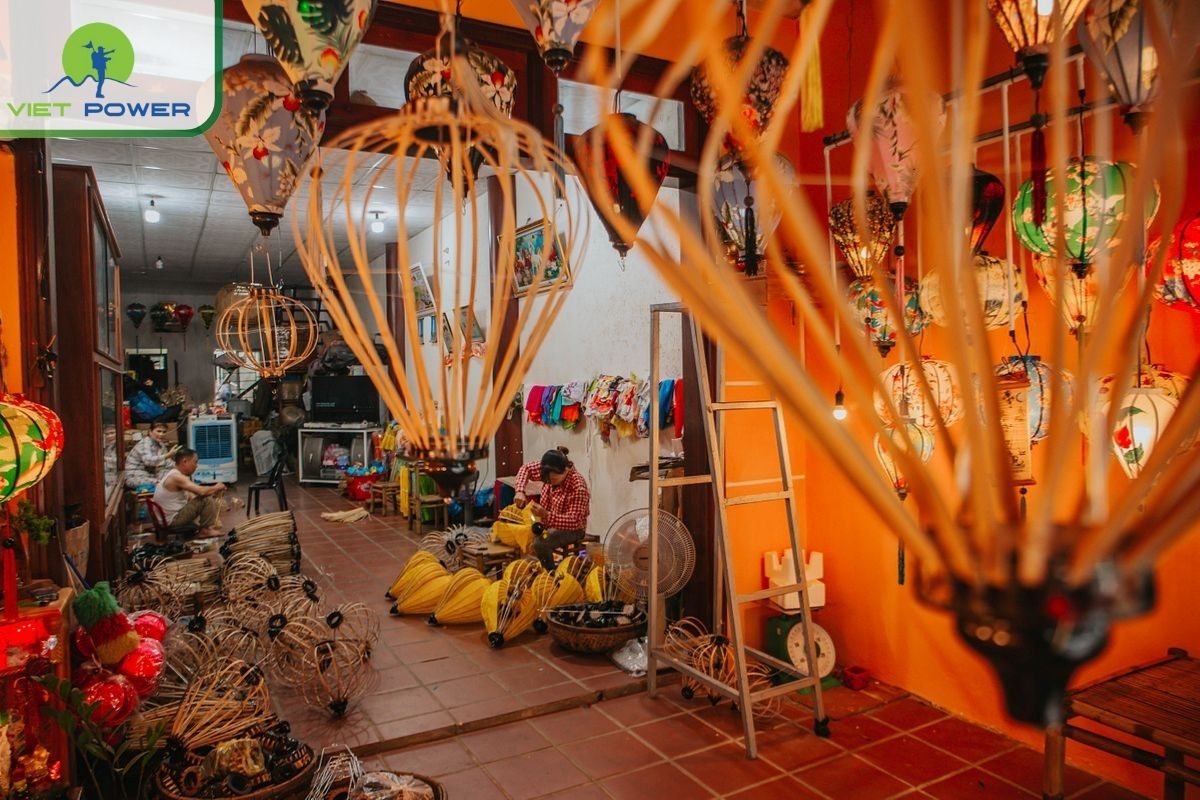 Huỳnh Văn Ba Lantern Shop