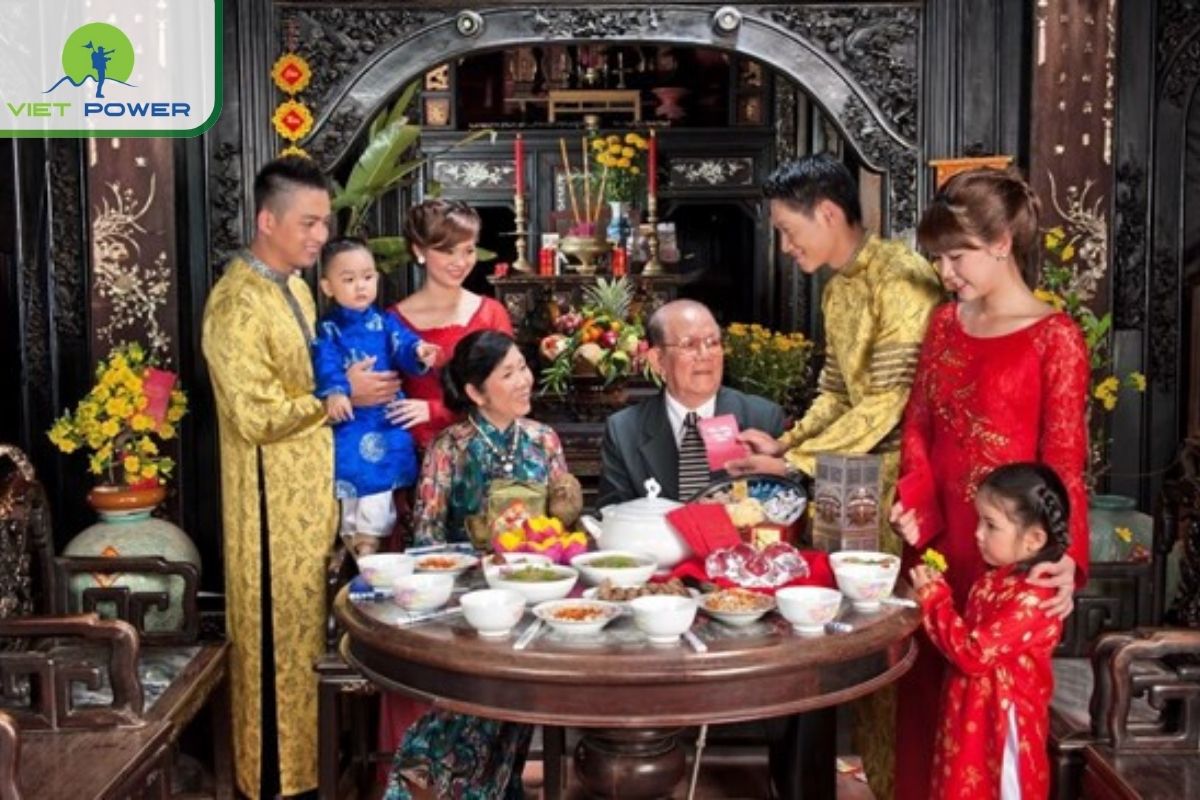 Family Reunions and Visiting Rituals