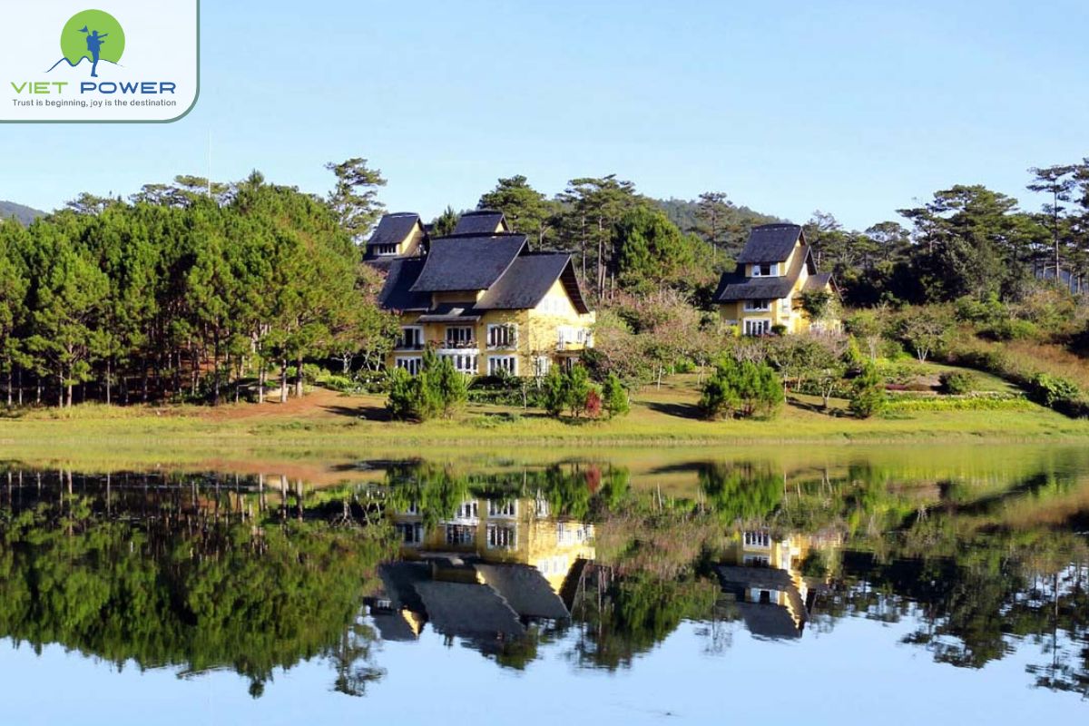 Tuyen Lam Lake (2)
