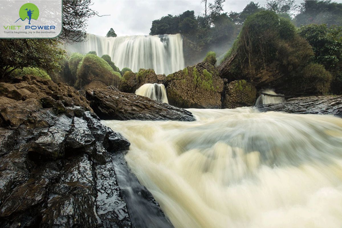 Waterfalls in Da Lat (5)