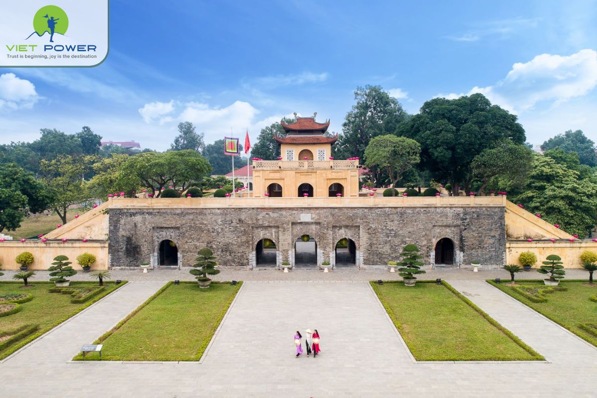architecture-thang-long-citadel-doan-mon