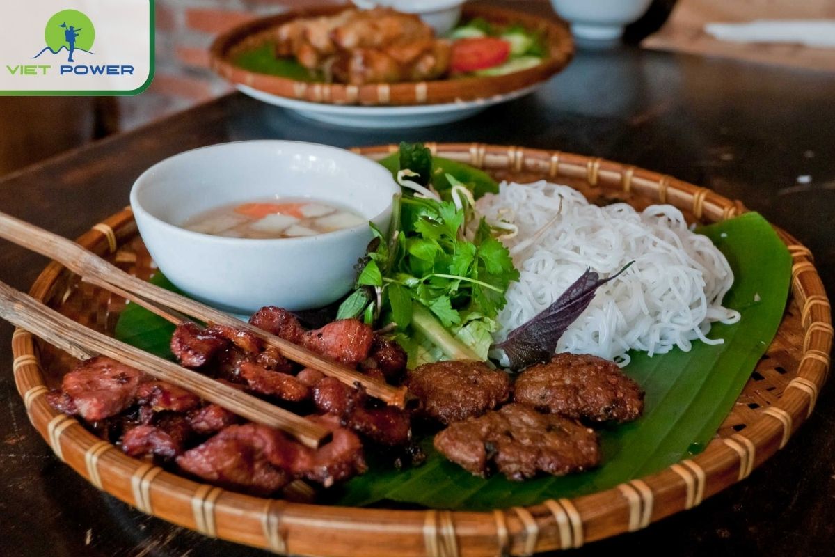 5 Essential Things To Know Before Traveling To Vietnam: Food & Water