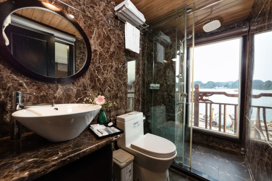 Triple Deluxe Cabin
