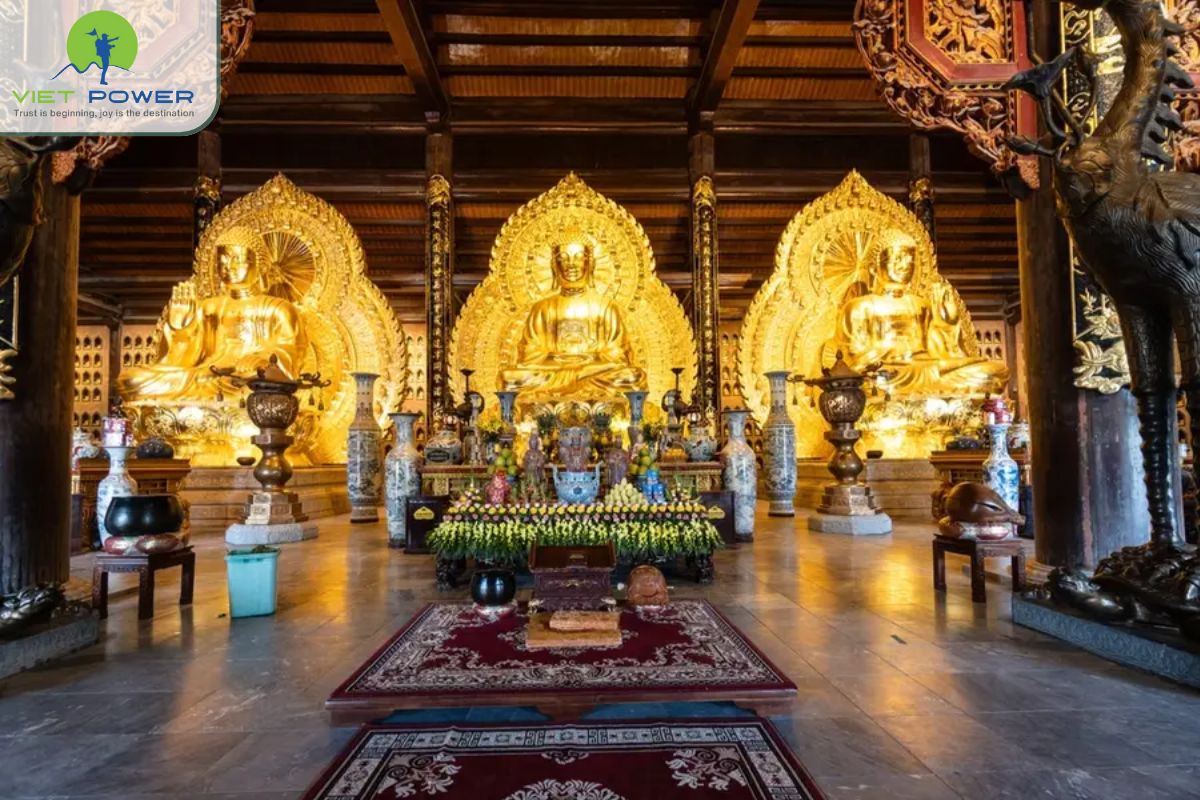 visiting Bai Dinh pagoda (2)