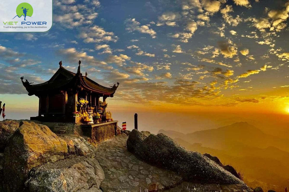 visiting Yen Tu pagoda