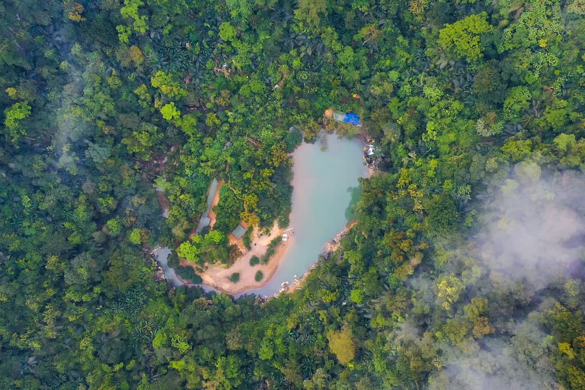 Custom Full-Day Tu Lan Cave Expedition