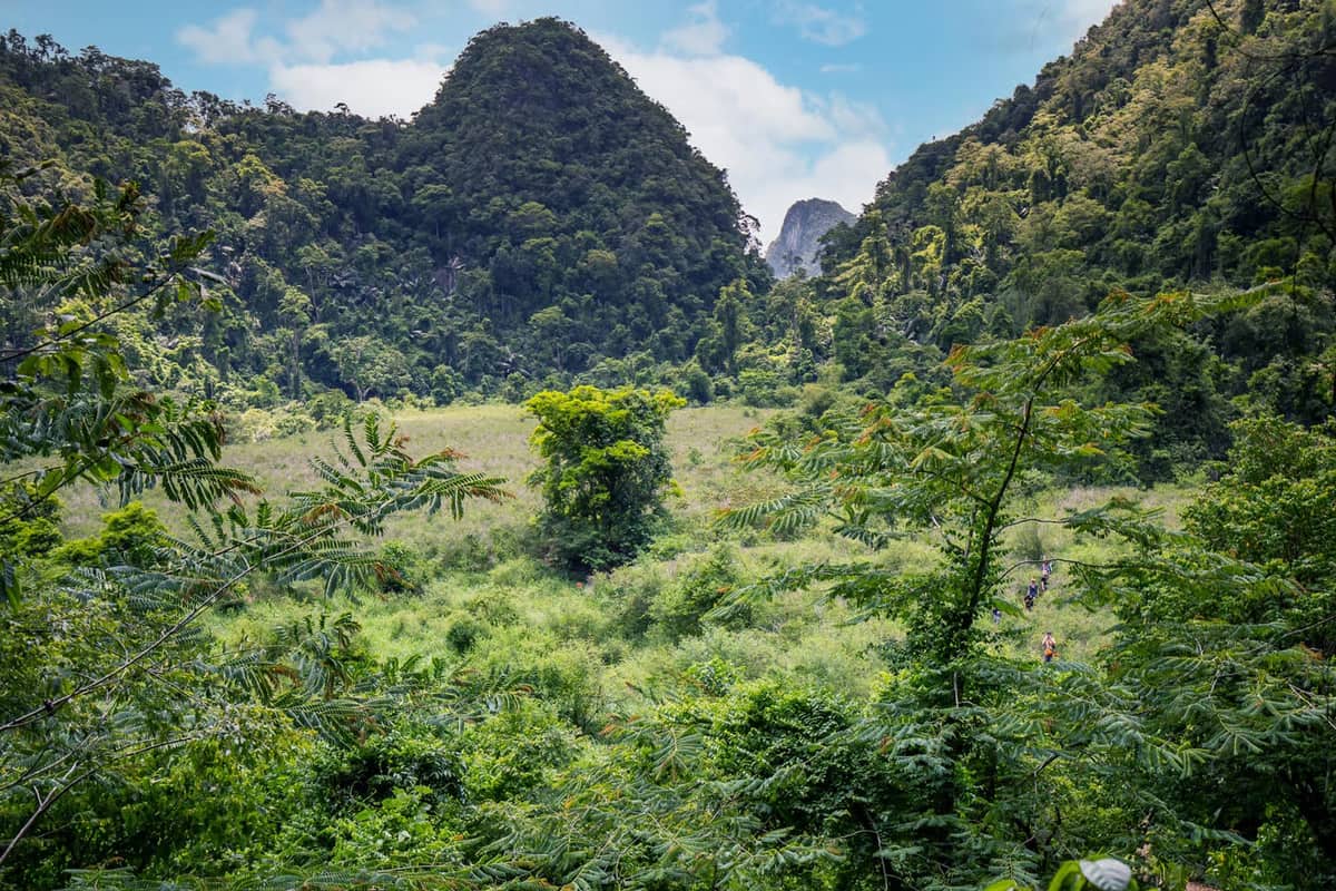 Custom Full-Day Tu Lan Cave Expedition