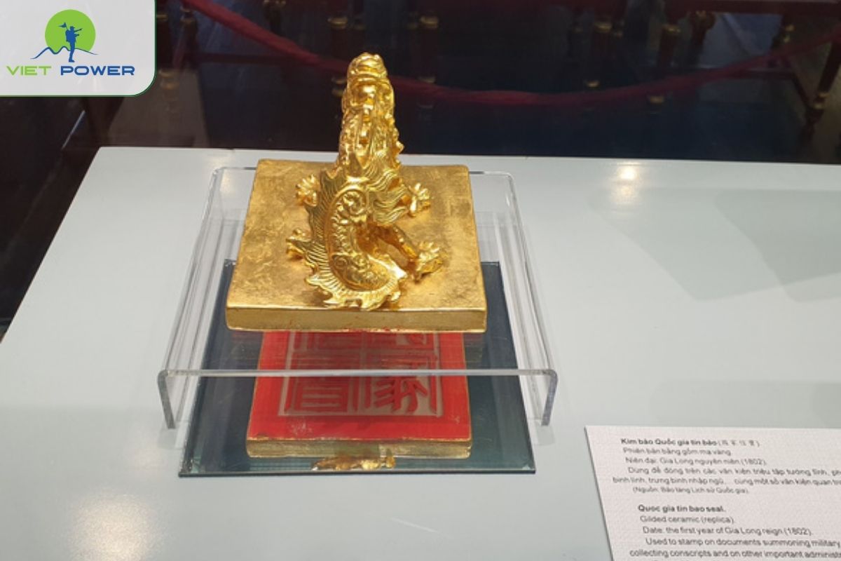 Seals, Bronze Objects, And Ceremonial Items