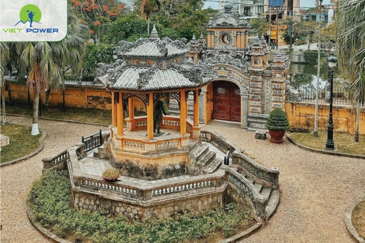 The Main Gate and Trung Lap Pavilion