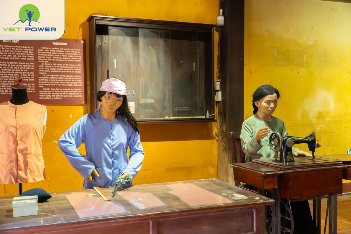 Craft-Village Tools And Everyday Objects