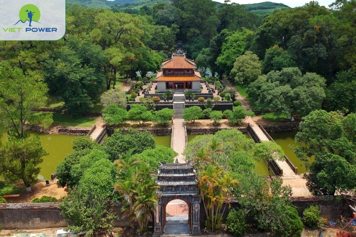 A Symmetrical Tomb Design Built Around a Sacred Axis