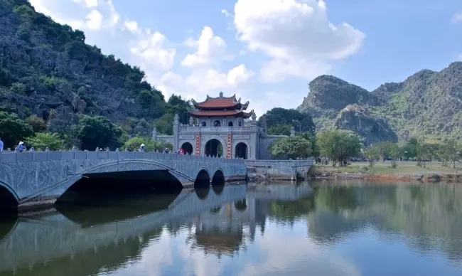 A Day of Tranquility: Discovering Hoa Lu and Trang An Eco-Tourism