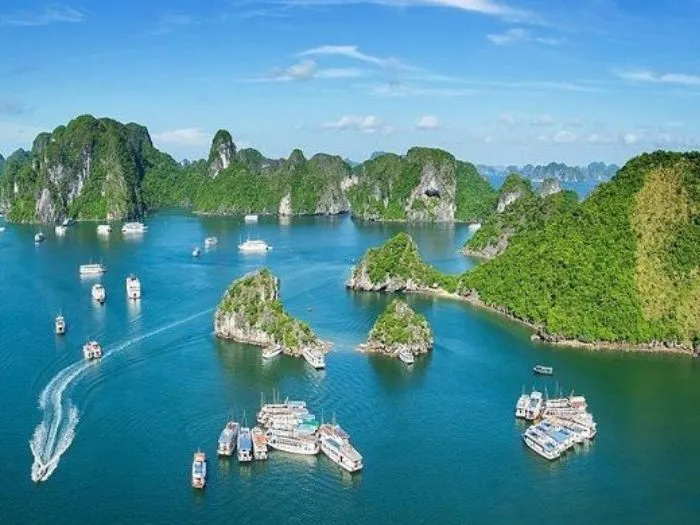4-Day Short Tour of Hanoi and Halong Bay