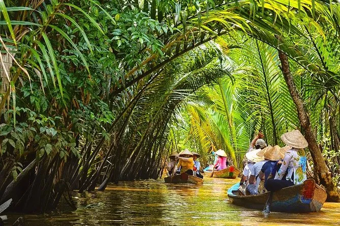 Explore Cai Be floating market and An Binh island