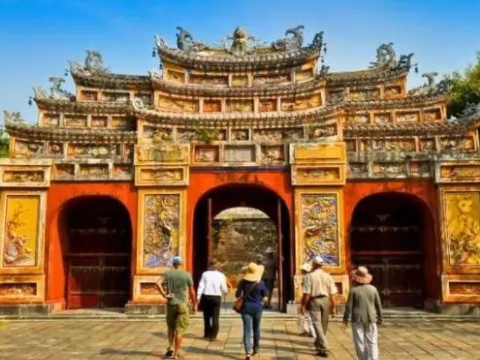 Hue and Hoi An 5-Day Food Discovery Tour