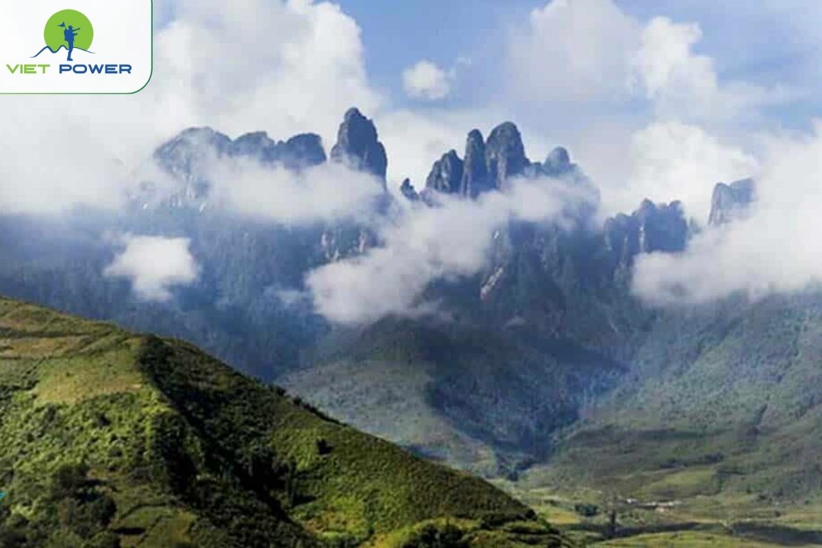 Admire the Rustic Landscape & Ngu Chi Son Peaks