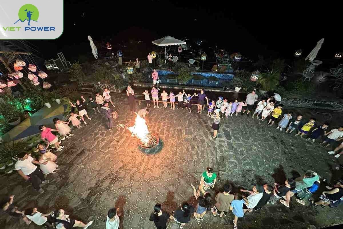 Sing together with the people