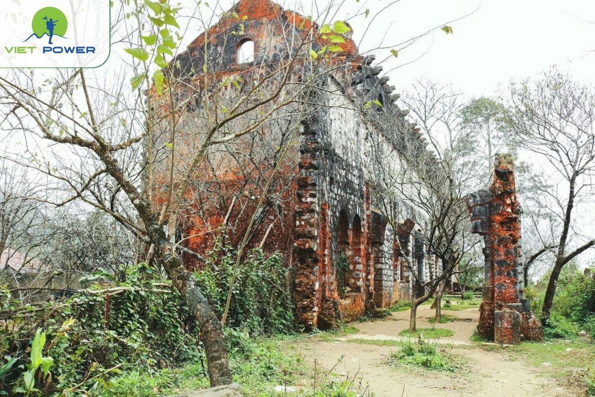 Visit the Ancient Ta Phin Monastery