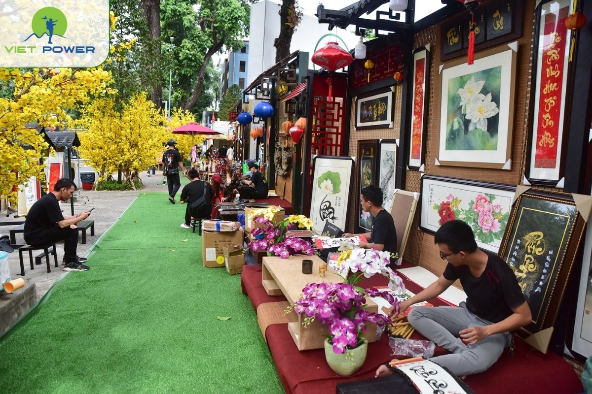 Calligraphy Street (Phố Ông Đồ)