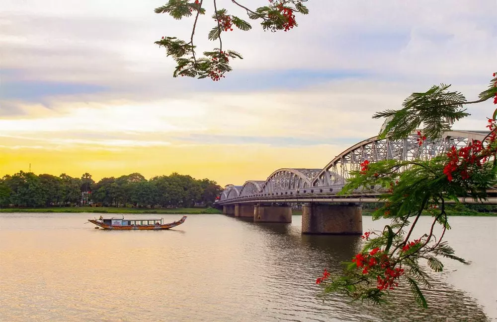 Exploring Hue's Culinary Delights by Cyclo