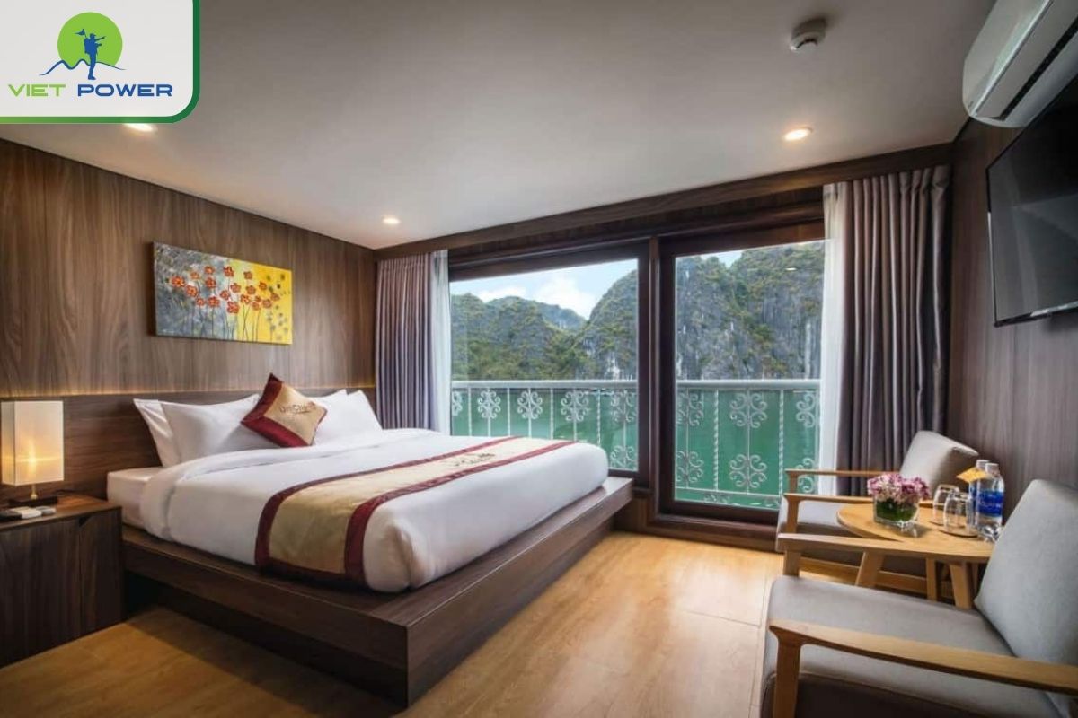 Uni-Deluxe Room