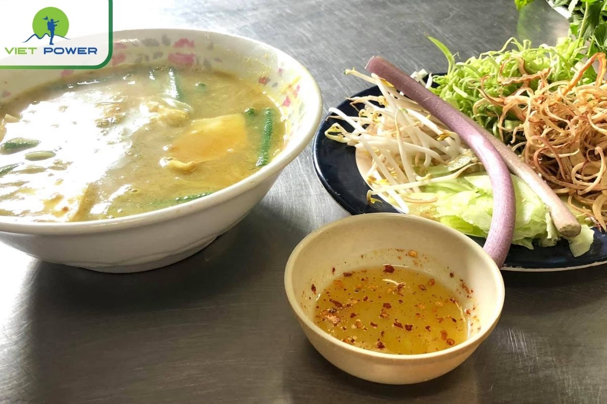 Khmer Fish Noodle Soup  – Tu Xe