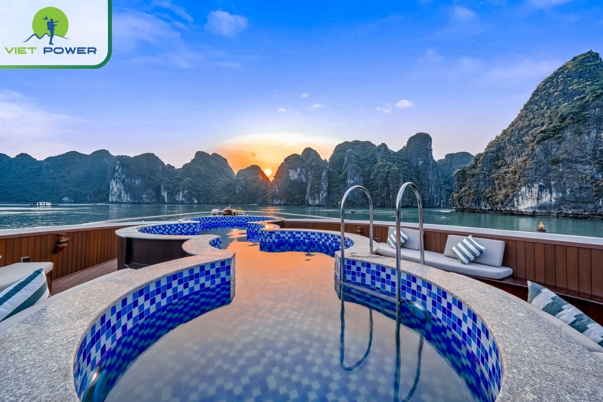 Outdoor Jacuzzi Experience