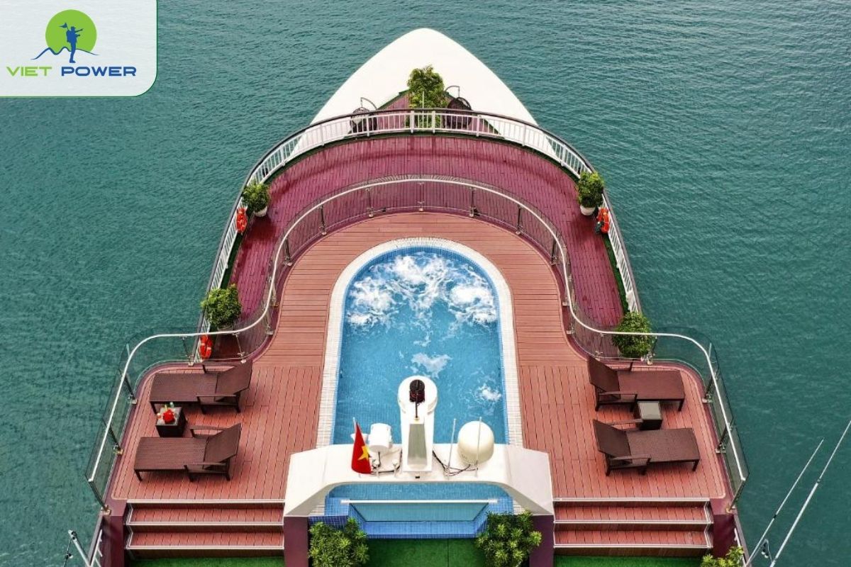 Outdoor jacuzzi