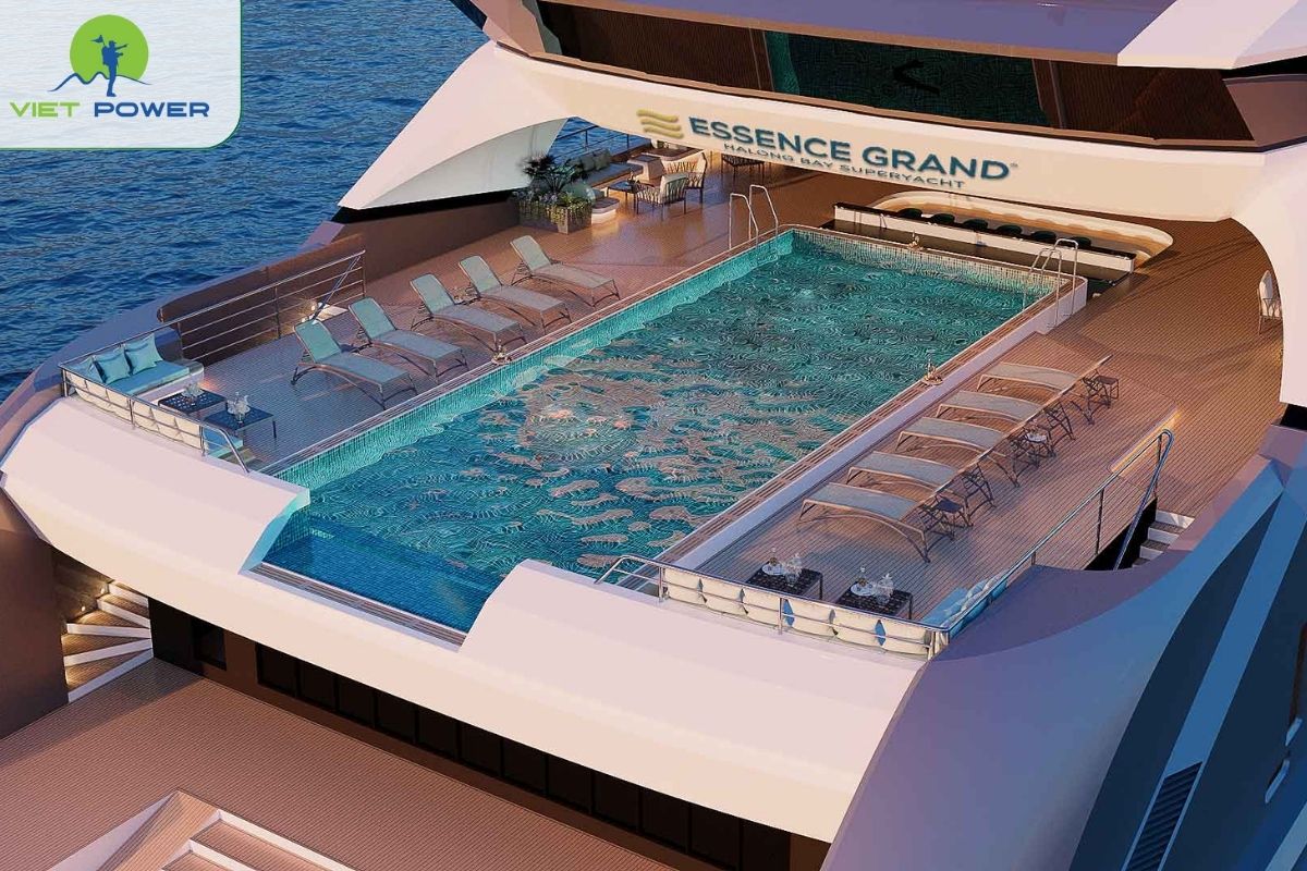 Oceania Saltwater Infinity Pool 