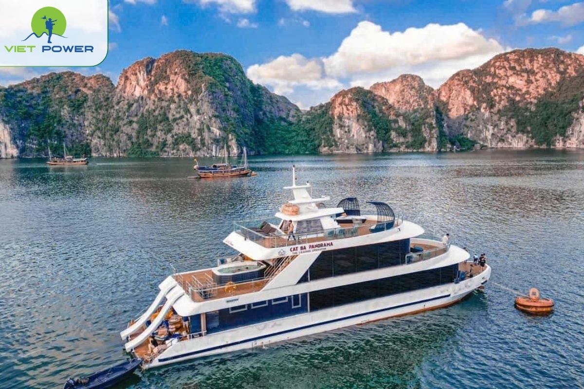 D'Charme Cruise