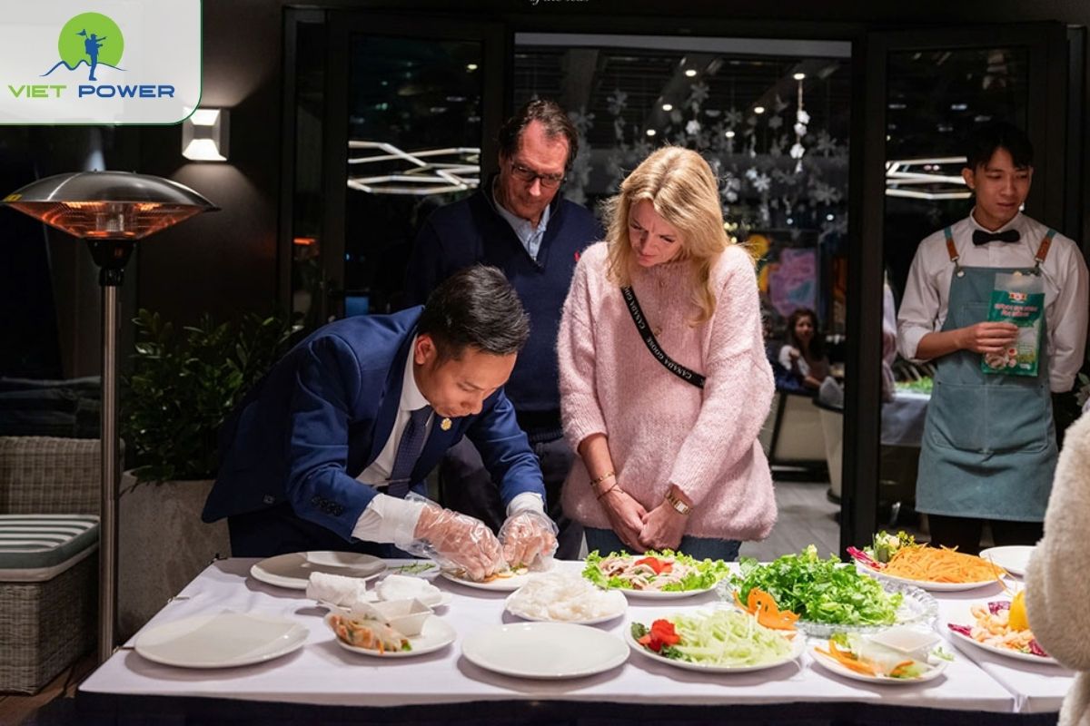 Vietnamese cooking class on the sundeck