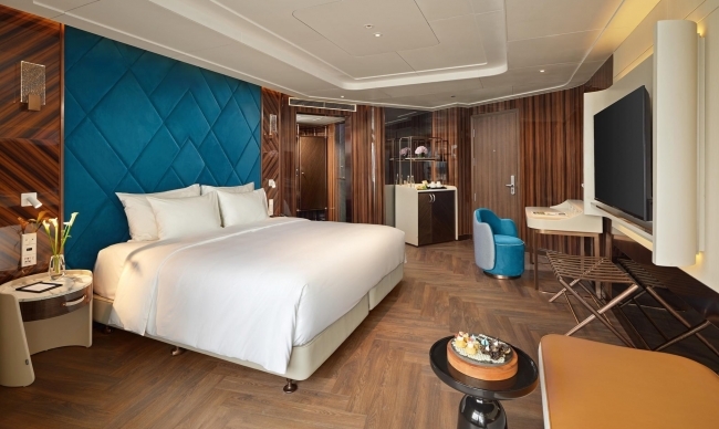 Signature Suite
