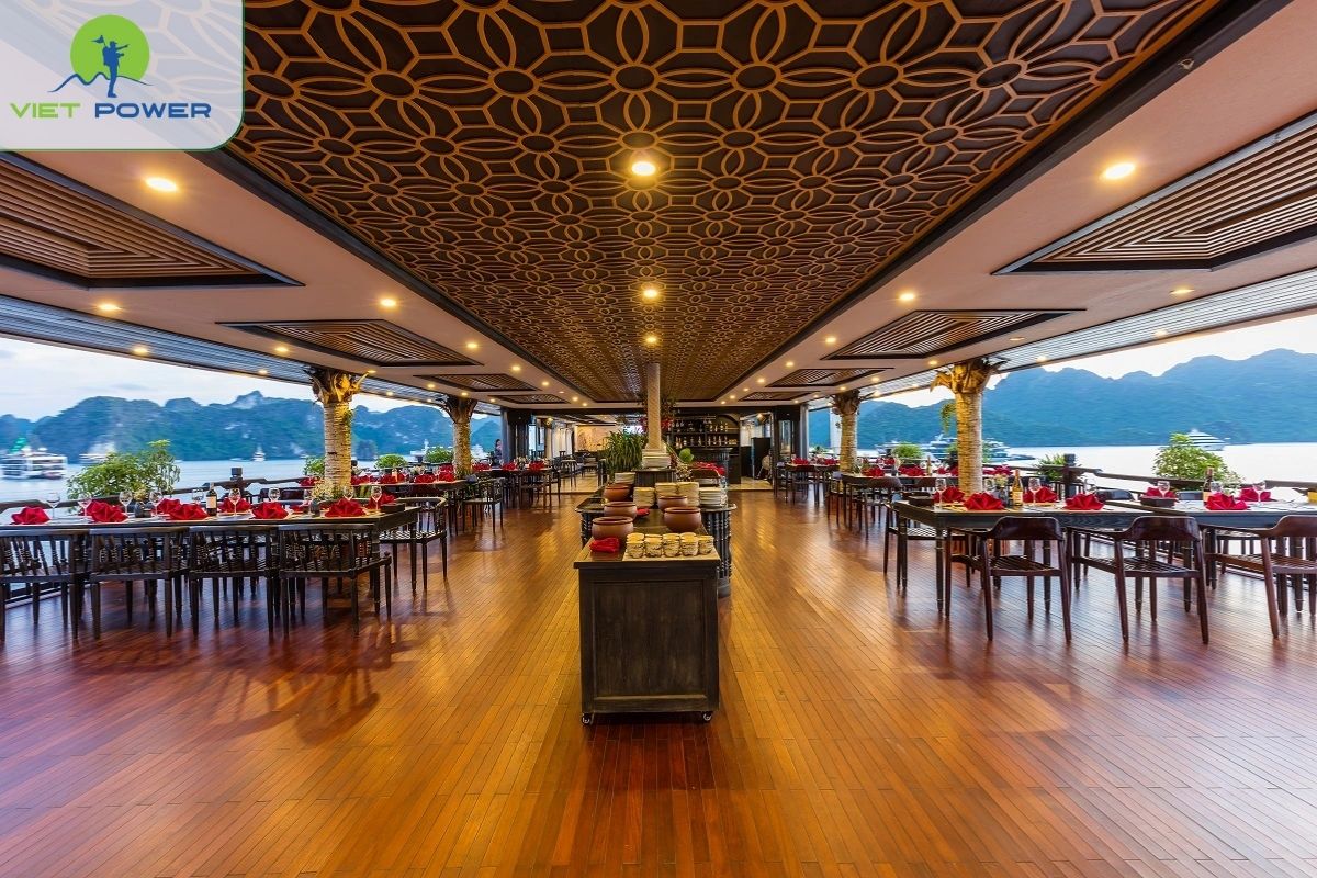 Cat Ba Oasis Lounge & Restaurant