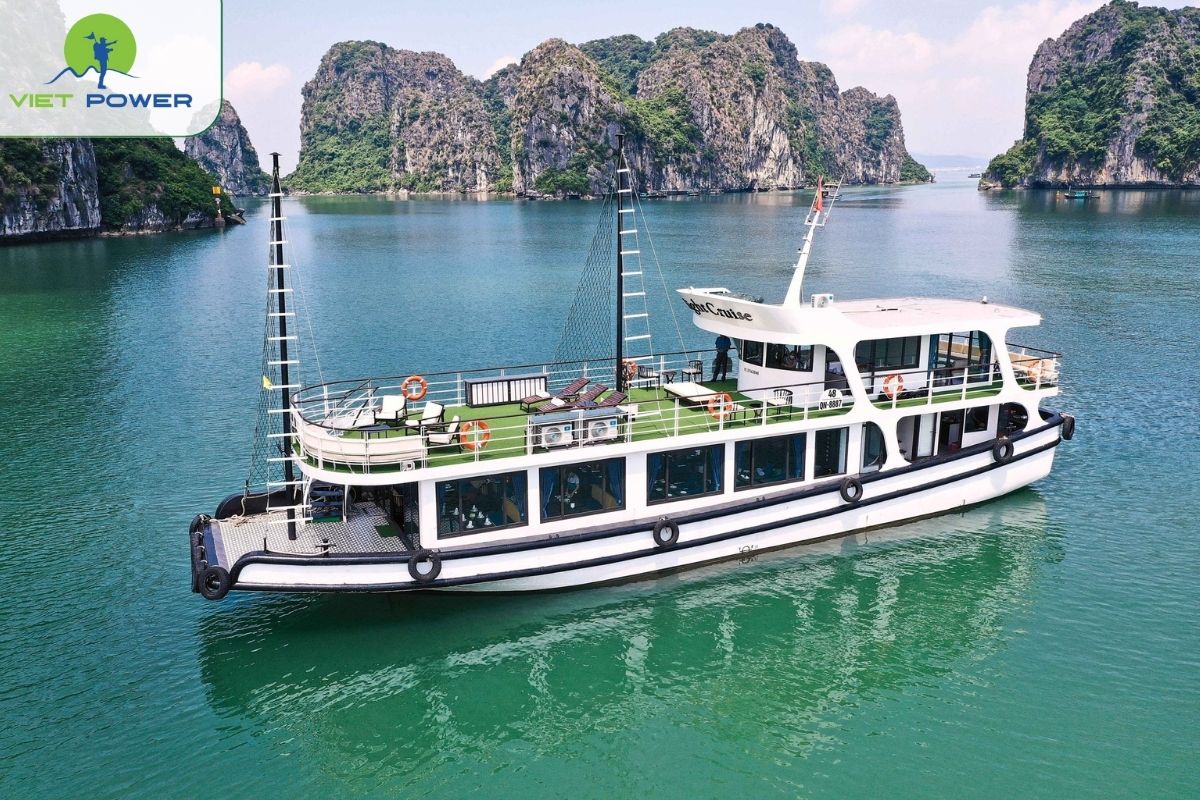 Light Cruise Halong Bay